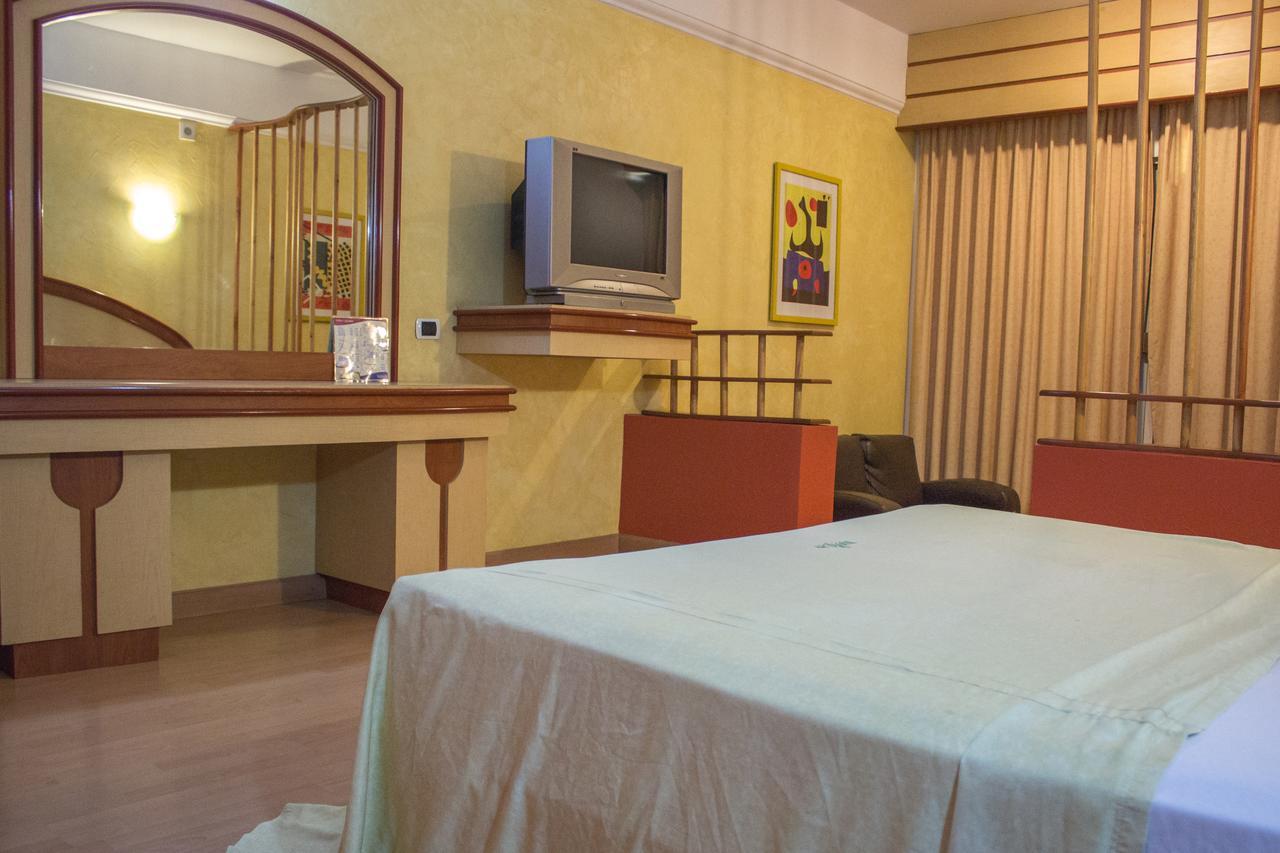 Autohotel Ilussion Córdoba Exteriör bild